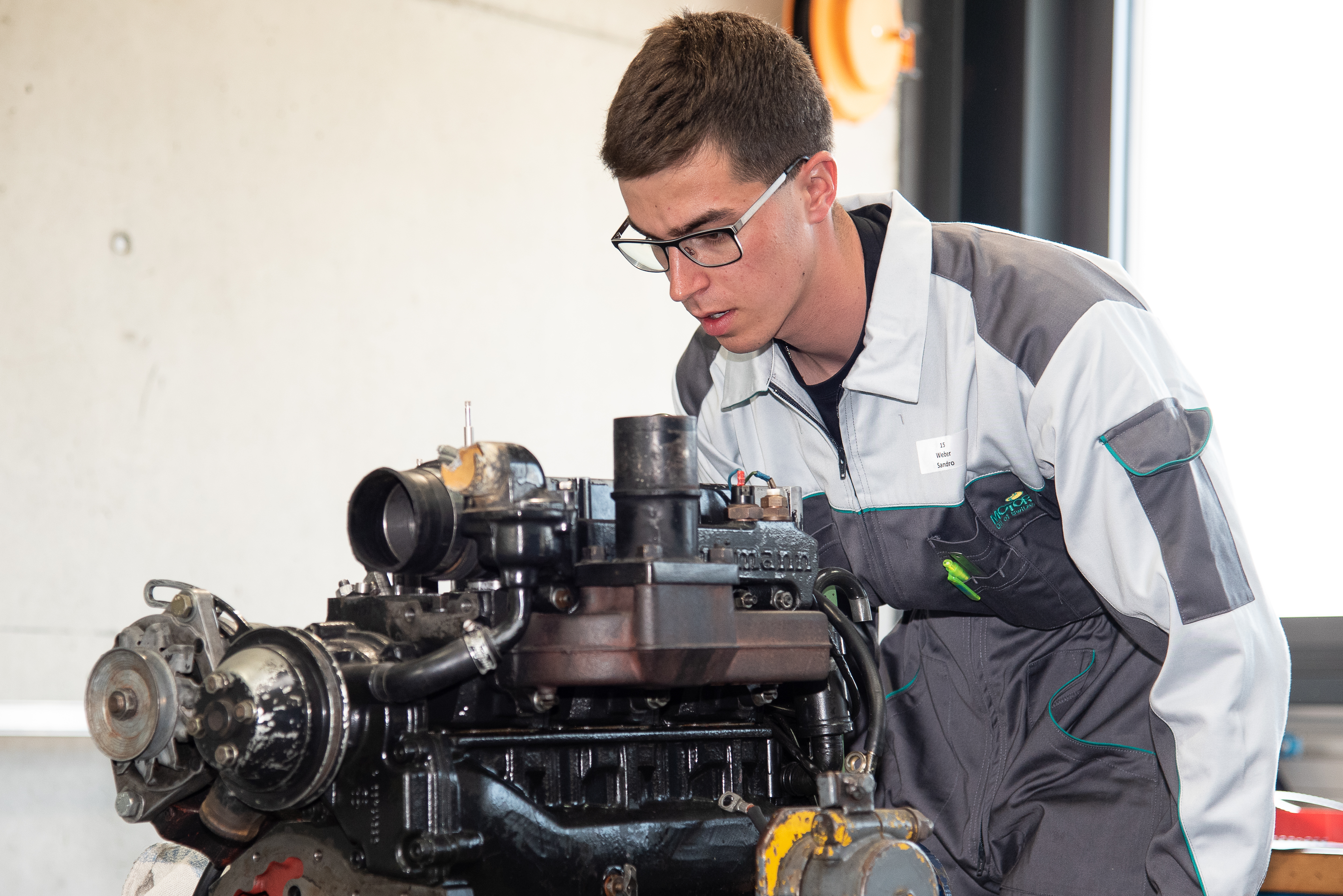 nie langeweile garantie-technik-abwechslung-handwerklich-traumjob-faszination-landmaschinenmechaniker-ausbildung landmaschinenmechaniker-beruf landmaschinenmecha-niker-landmaschinen weiterbildung-landmaschinen-technisches verstaendnis-leidenschaft-modernste technik